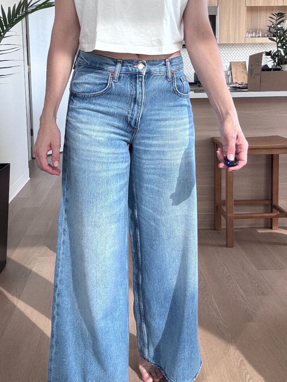 Zara Mid Rise Wide Leg Jeans Light Wash US 0 EUR 32
